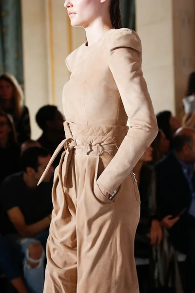 Look 93